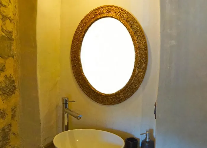 Torre Di San Caprasio Art