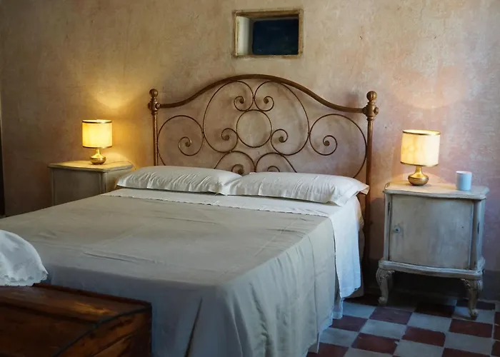 Torre Di San Caprasio Art B&B