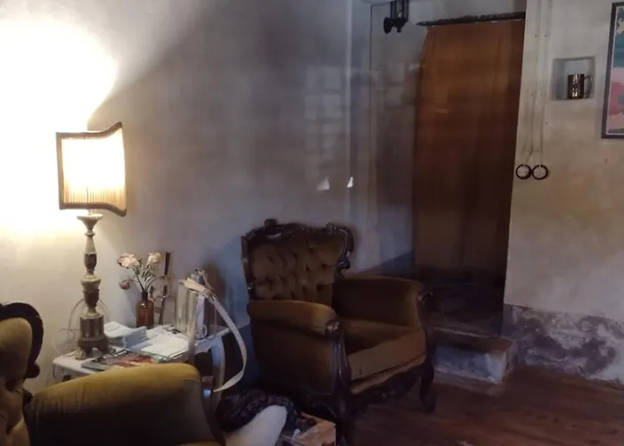 Torre Di San Caprasio Art 아울라