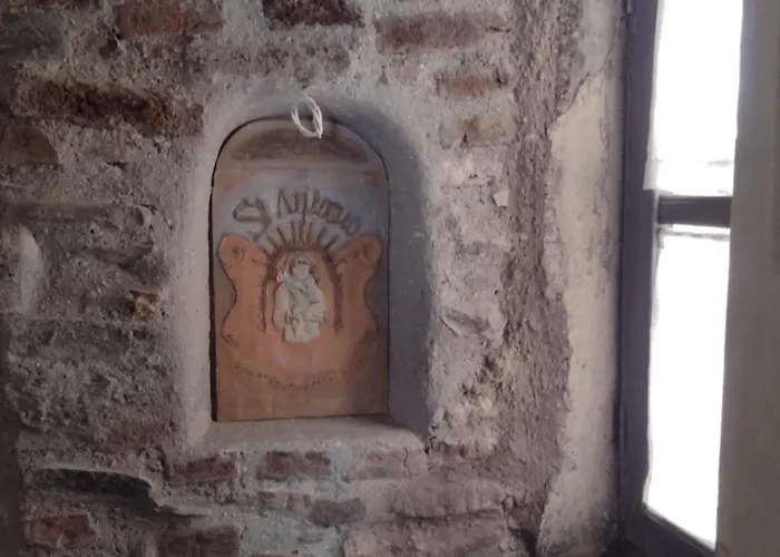 B&B Torre Di San Caprasio Art 아울라