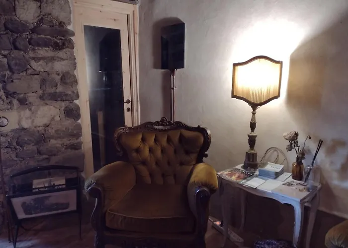 Torre Di San Caprasio Art B&B