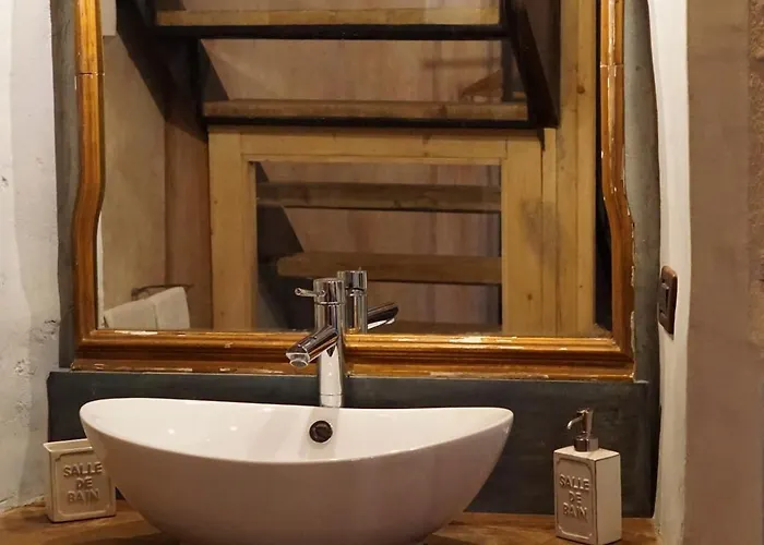 Torre Di San Caprasio Art B&B 아울라